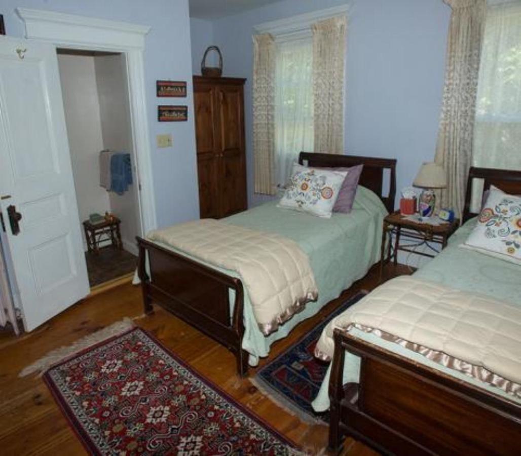 Blooming Inn Shelburne Falls Extérieur photo