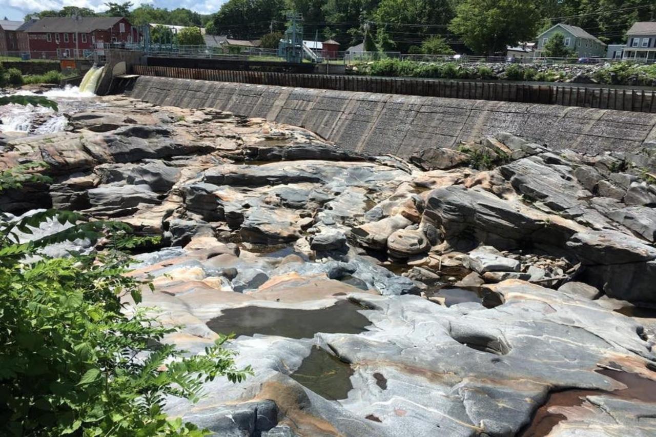 Blooming Inn Shelburne Falls Extérieur photo