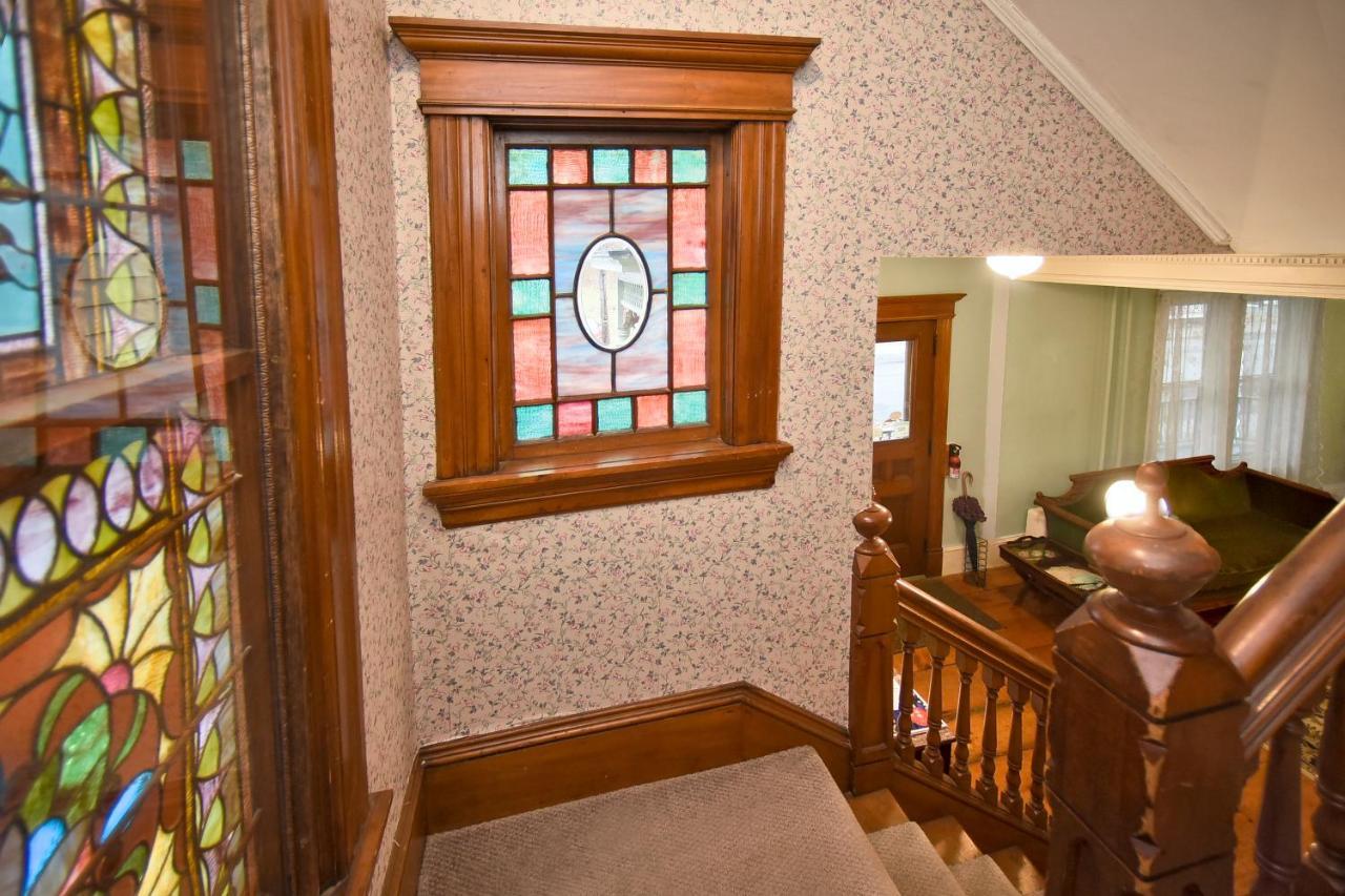 Blooming Inn Shelburne Falls Extérieur photo