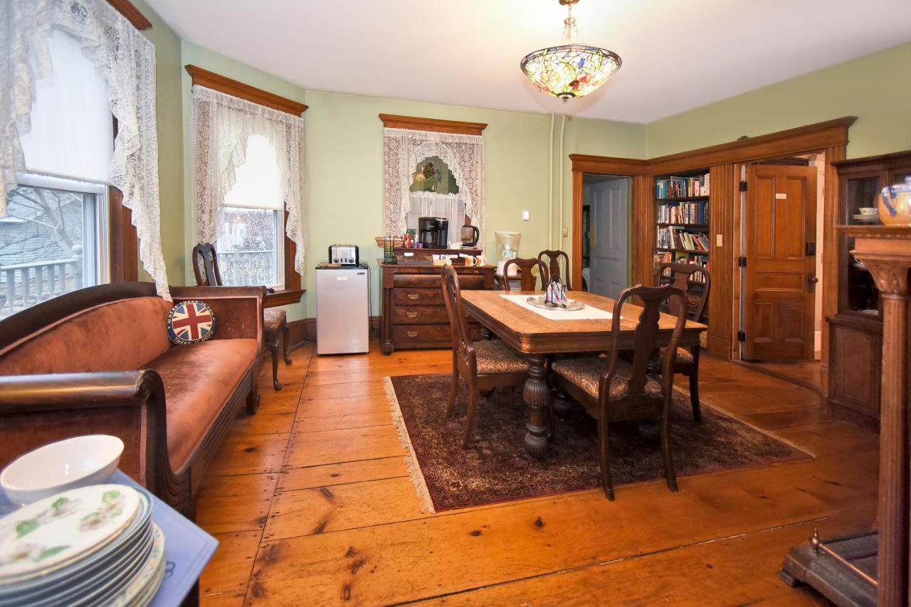 Blooming Inn Shelburne Falls Extérieur photo