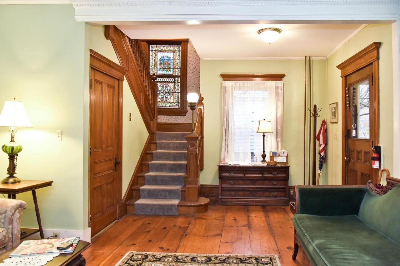Blooming Inn Shelburne Falls Extérieur photo