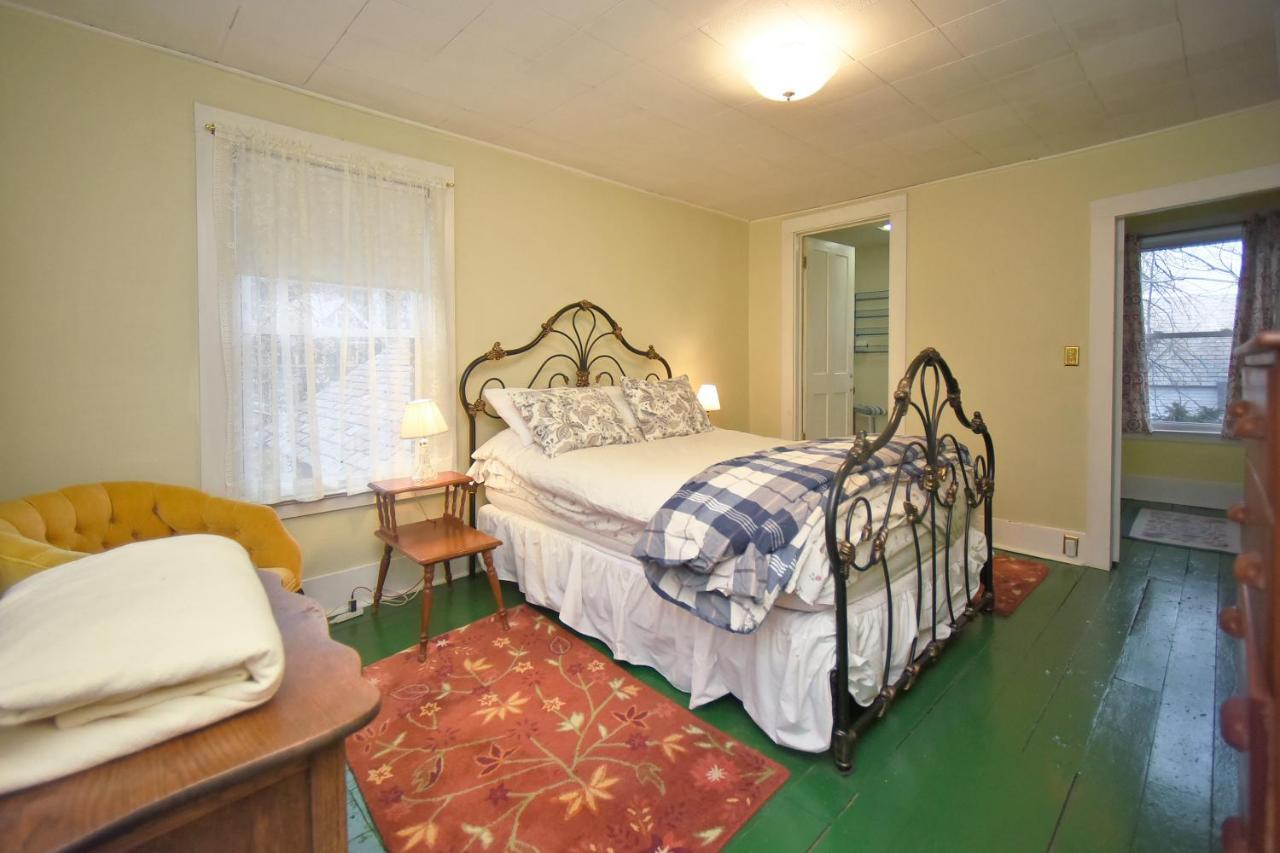 Blooming Inn Shelburne Falls Extérieur photo
