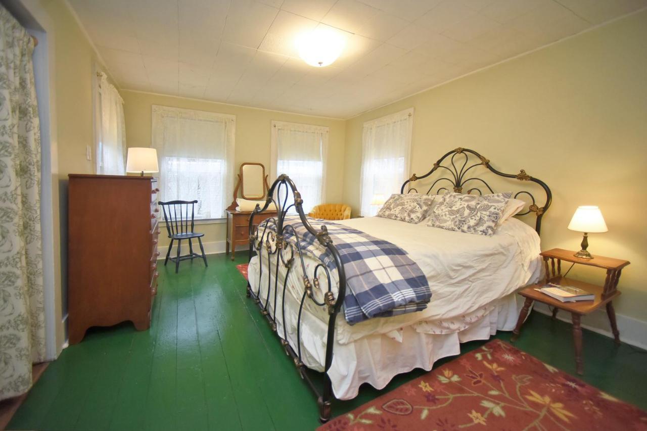 Blooming Inn Shelburne Falls Extérieur photo