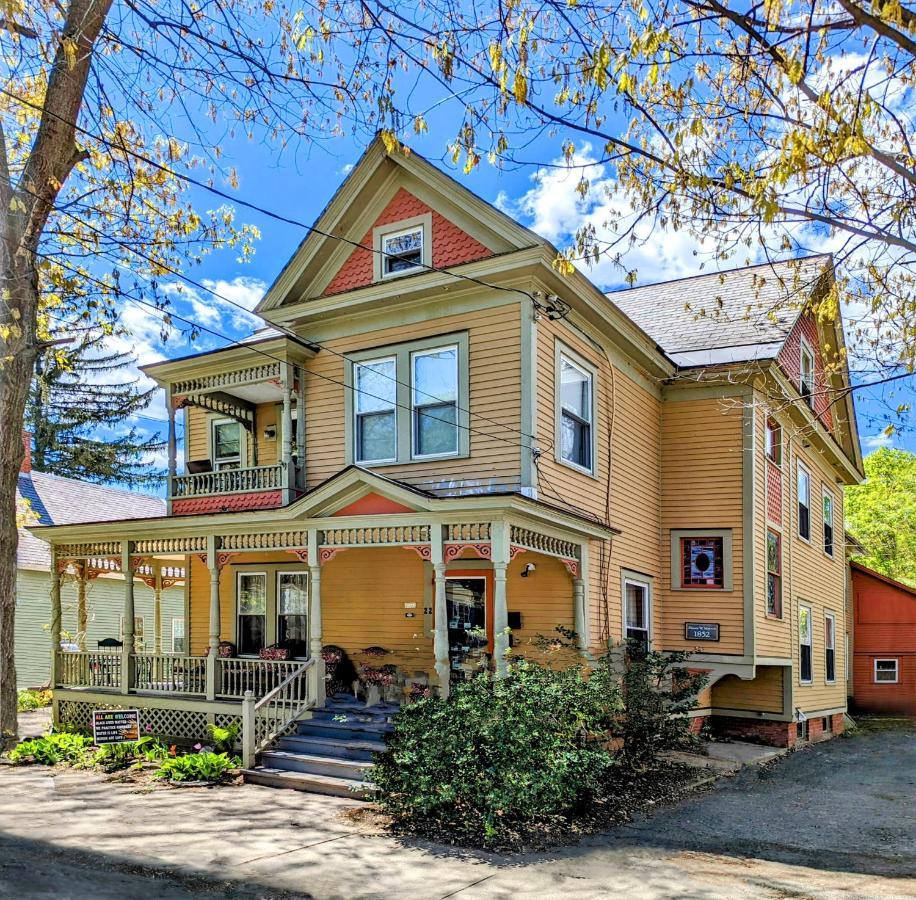 Blooming Inn Shelburne Falls Extérieur photo