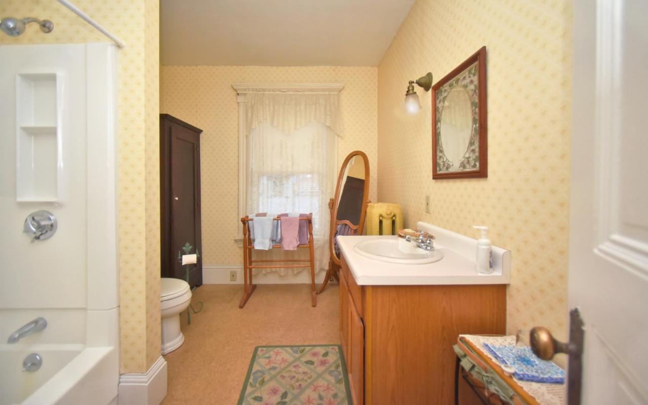 Blooming Inn Shelburne Falls Extérieur photo