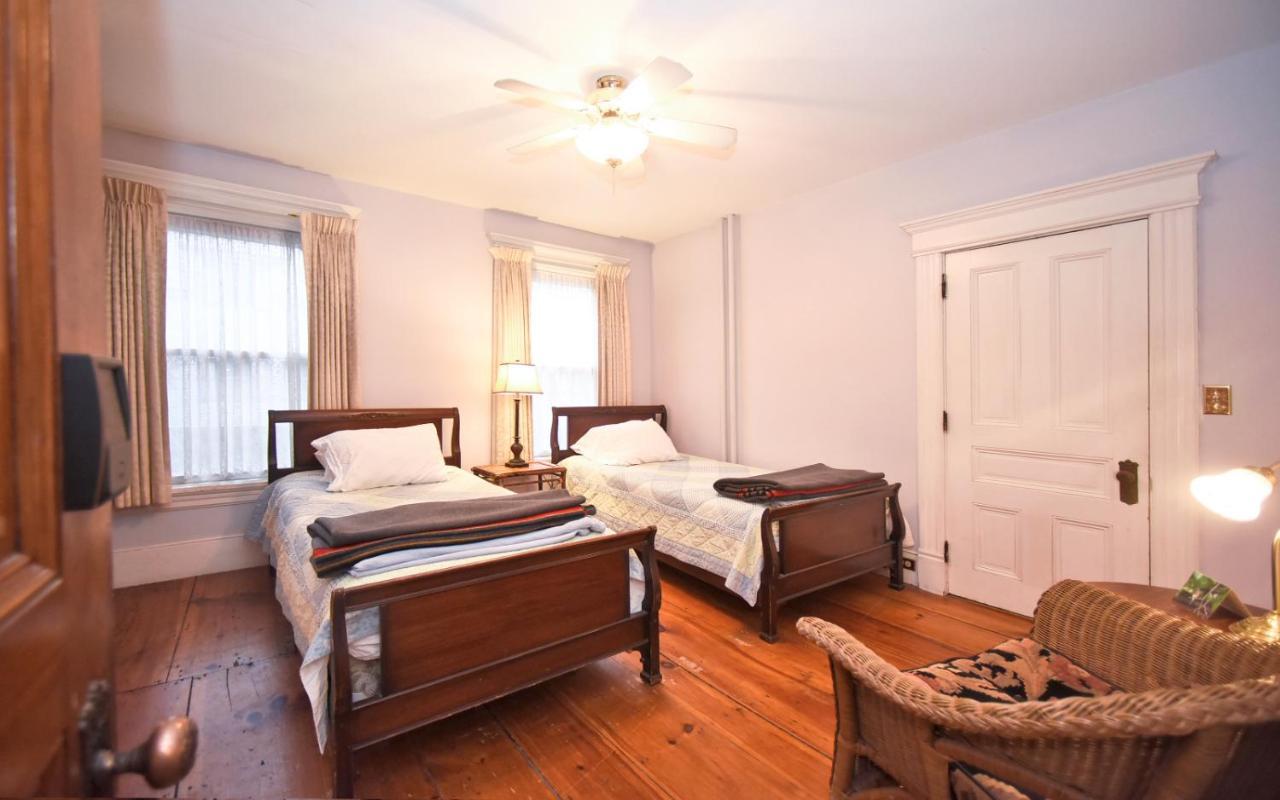 Blooming Inn Shelburne Falls Extérieur photo