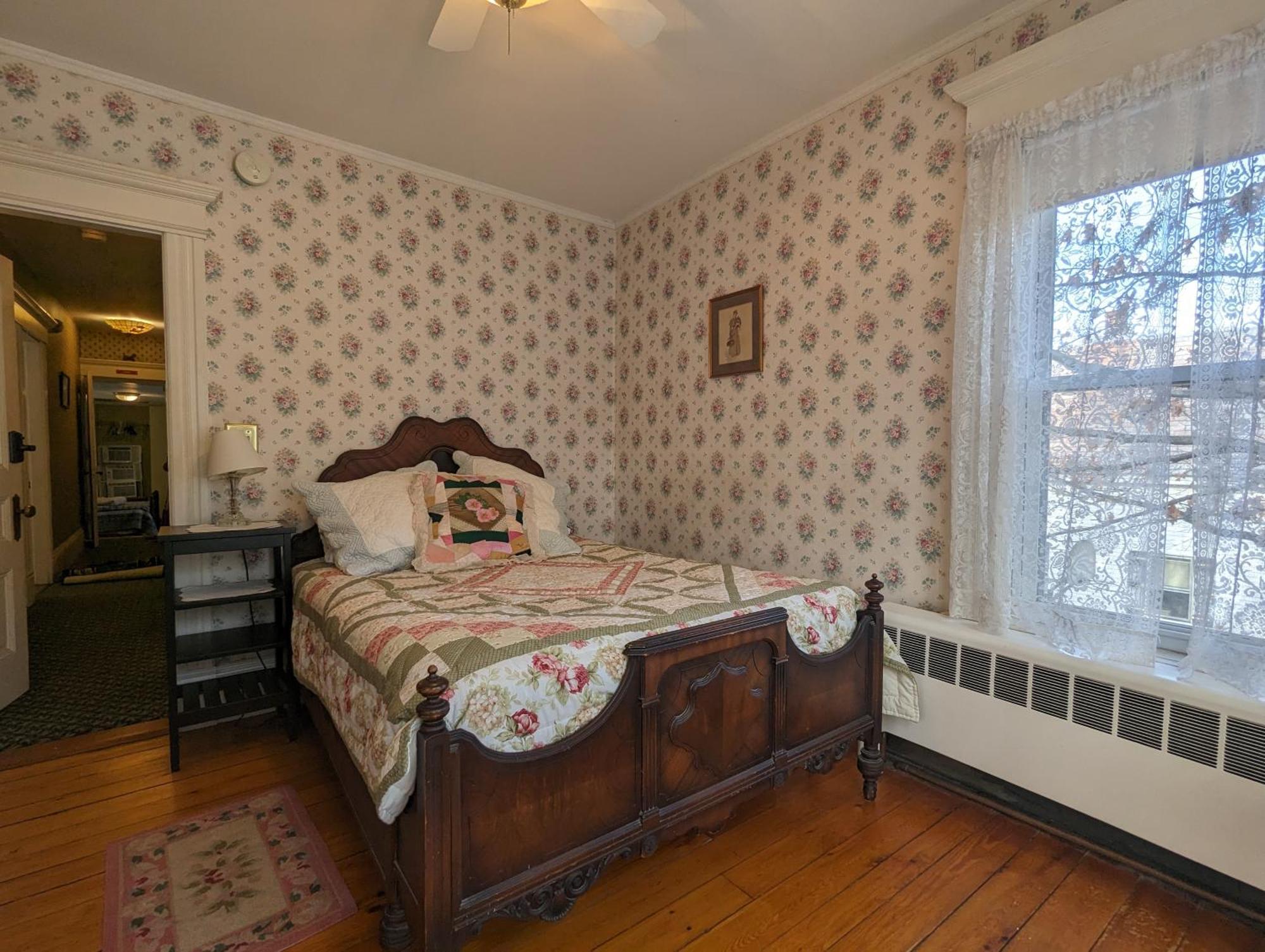 Blooming Inn Shelburne Falls Extérieur photo